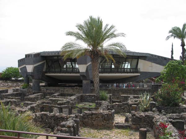 Israel-102-Petrushaus